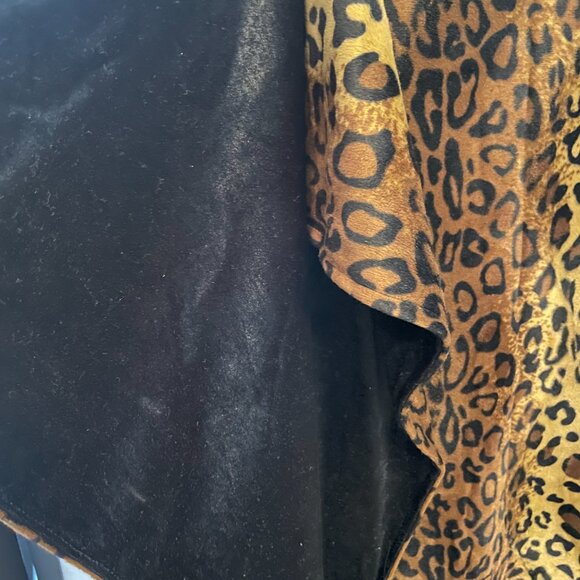 Leopard Print Double Layered Velvet-like Blanket - Picture 4 of 4